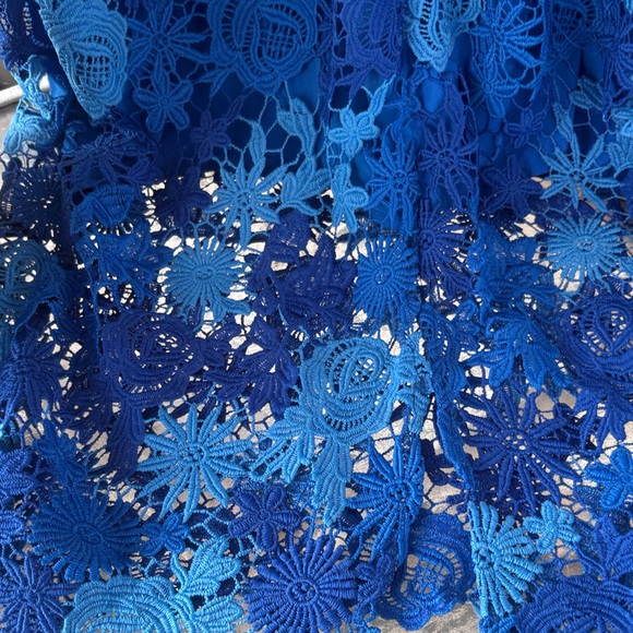 Elegant Blue Lace Dress - Picture 6 of 7